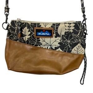 Kavu Zip Handbag Pouch Crossbody Cream leaf fall outdoors hiking